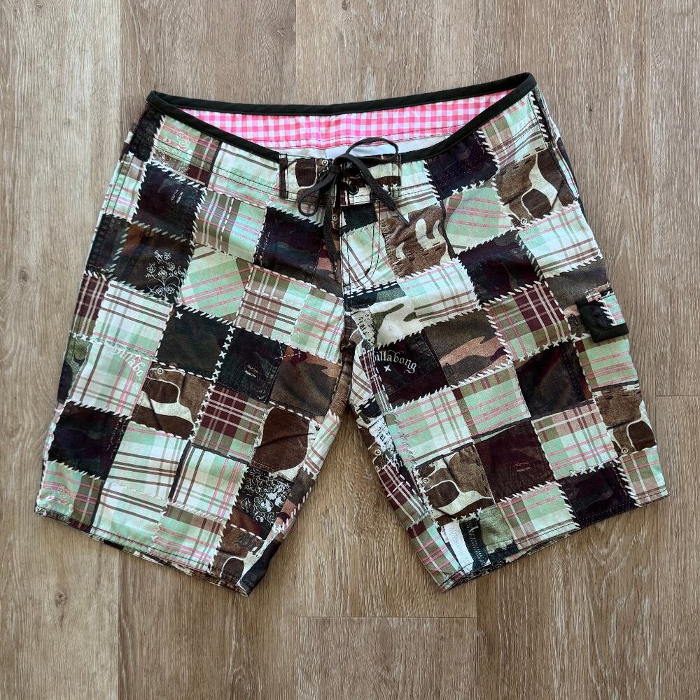 Billabong Women's / Junior's Boardshorts, Camo & Plaid Print, sz 7, EUC!